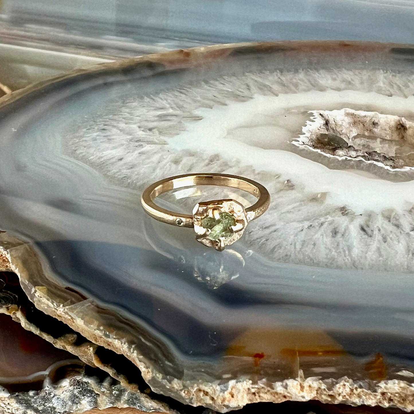 River Montana Sapphire and Diamonds Gold Ring