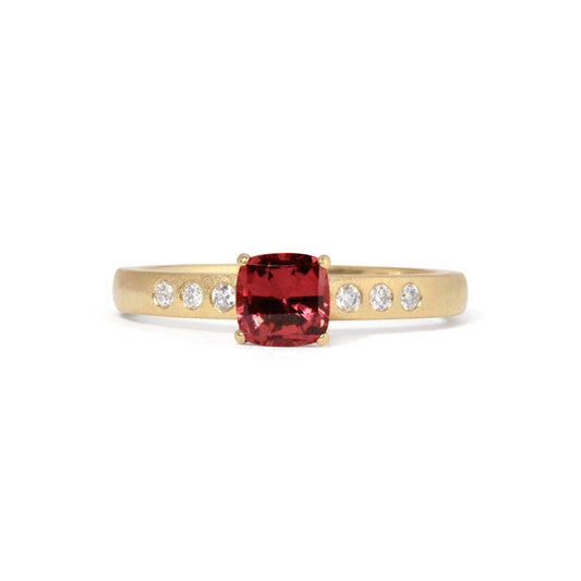 Garnet and Diamonds Gold Ring