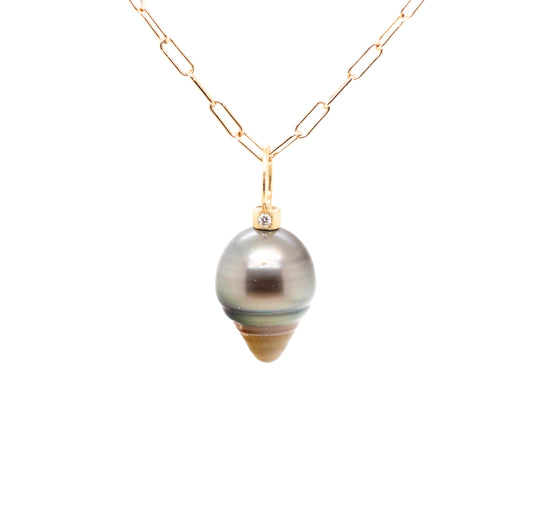 Tihitian pearl diamonds gold charm